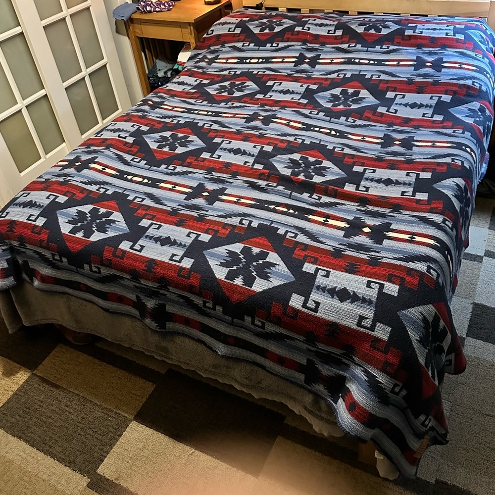 Vintage Ralph Lauren Blanket Queen size. 100% Cotton Southwestern Print Blue/Red